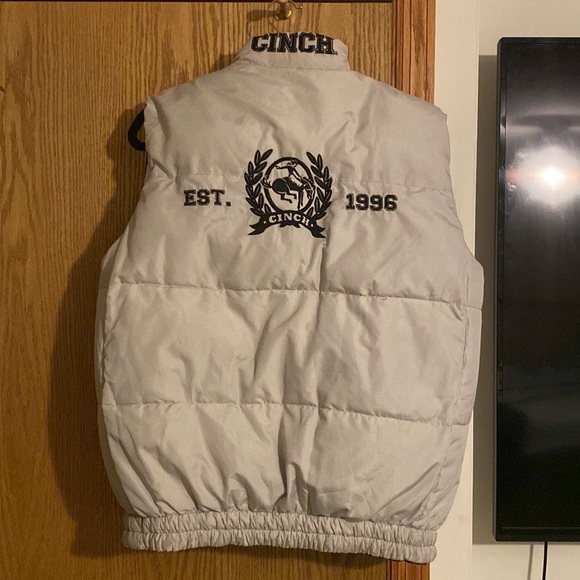 Cinch down vest - Picture 4 of 8